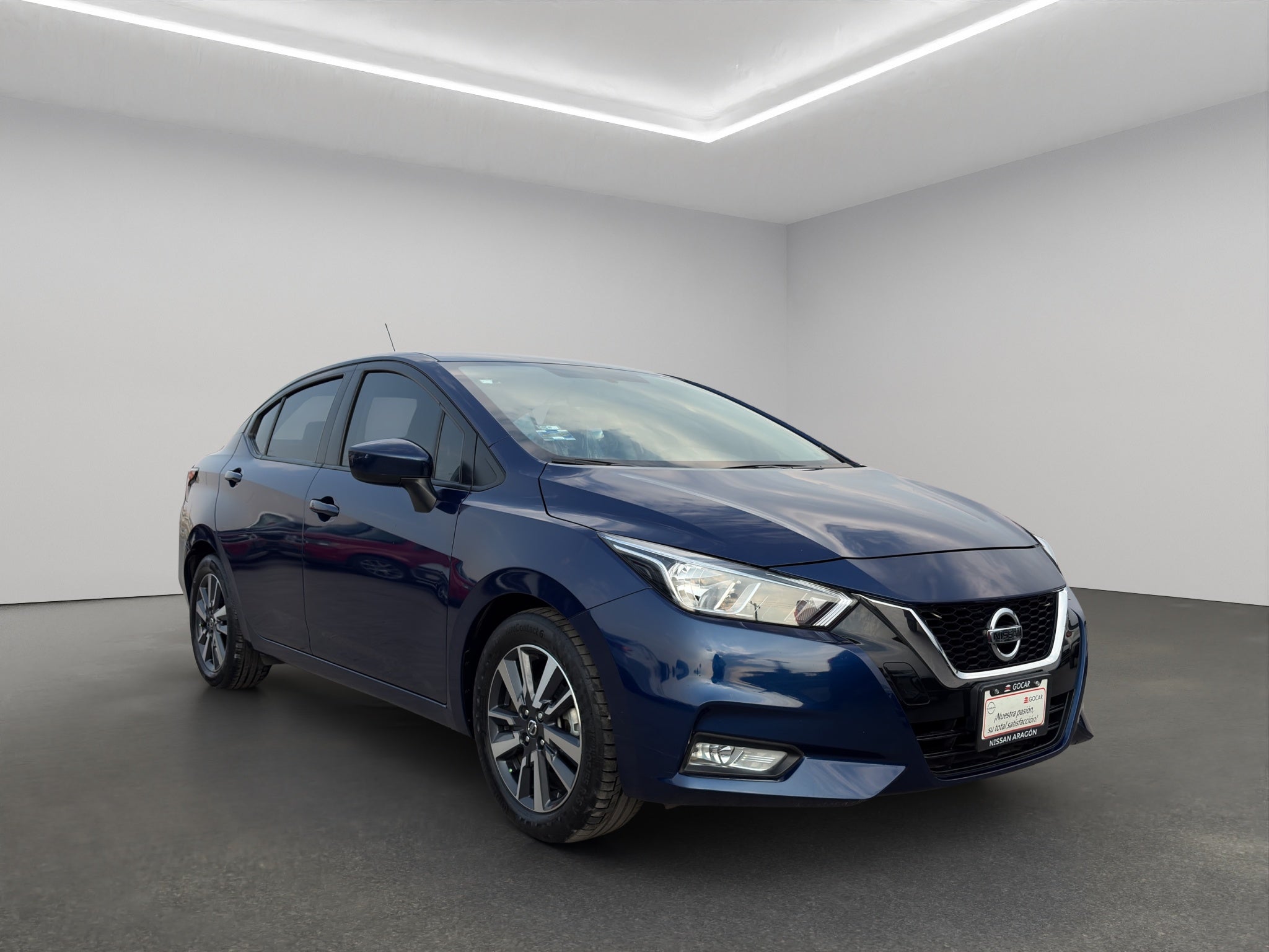 2022 Nissan Versa 4 pts. Advance, CVT, a/ac., VE, f. niebla, RA-16 (línea anterior)