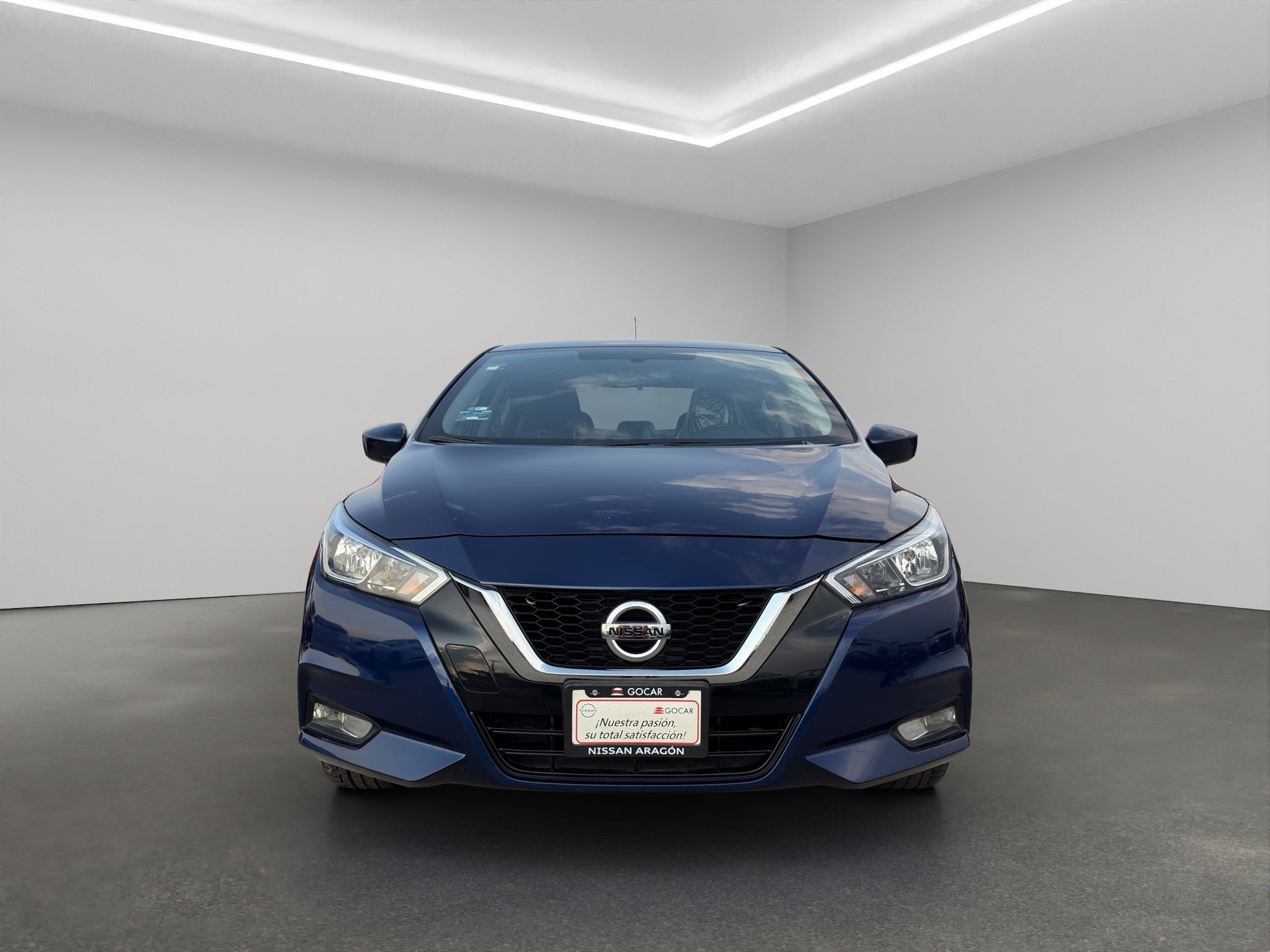 2022 Nissan Versa 4 pts. Advance, CVT, a/ac., VE, f. niebla, RA-16 (línea anterior)