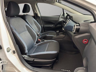 2024 Nissan Versa 4 pts. Advance, CVT, a/ac., f. niebla, RA-16