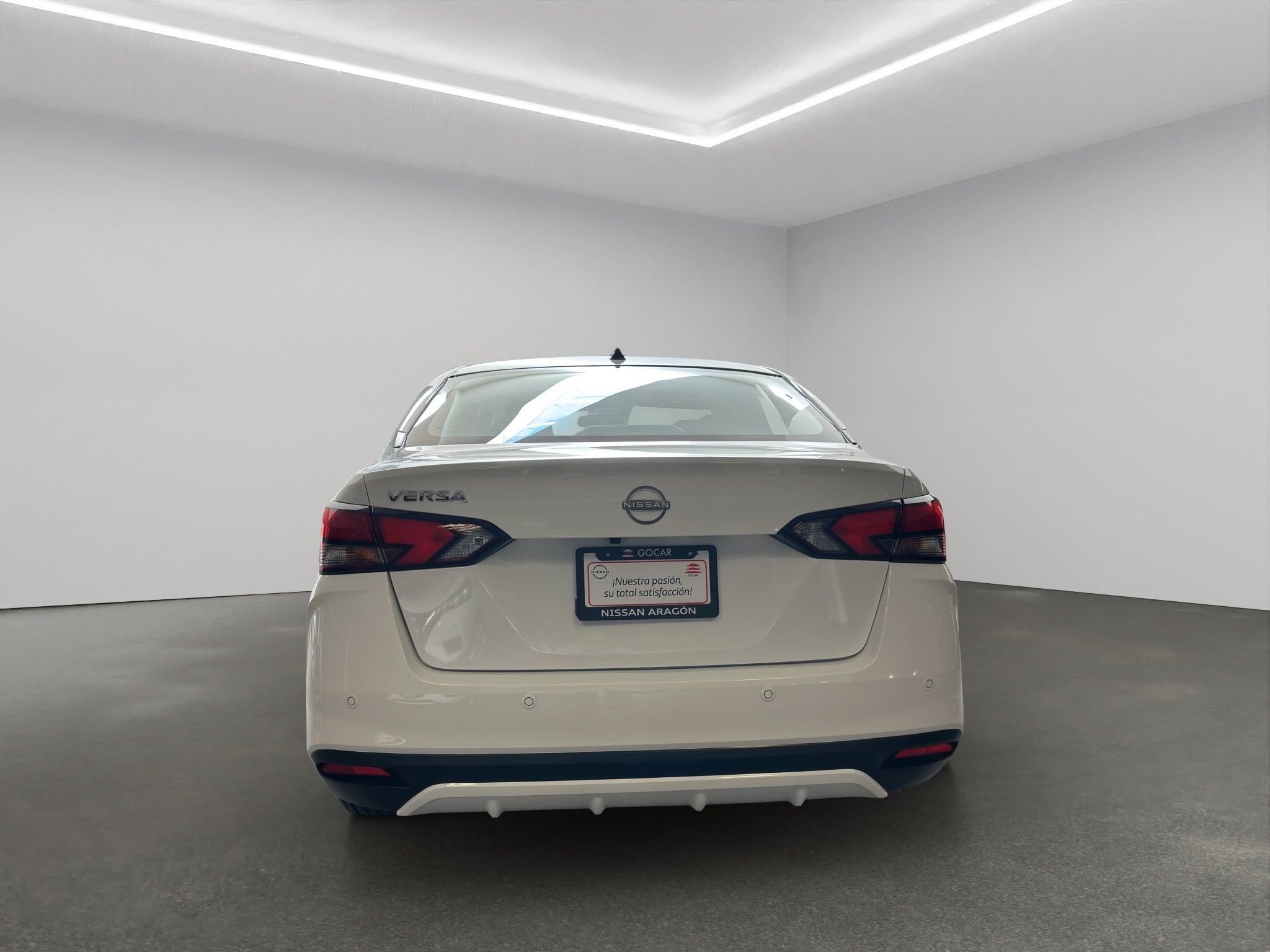 2024 Nissan Versa 4 pts. Advance, CVT, a/ac., f. niebla, RA-16