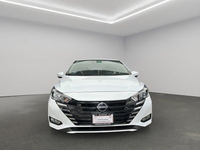 2024 Nissan Versa 4 pts. Advance, CVT, a/ac., f. niebla, RA-16