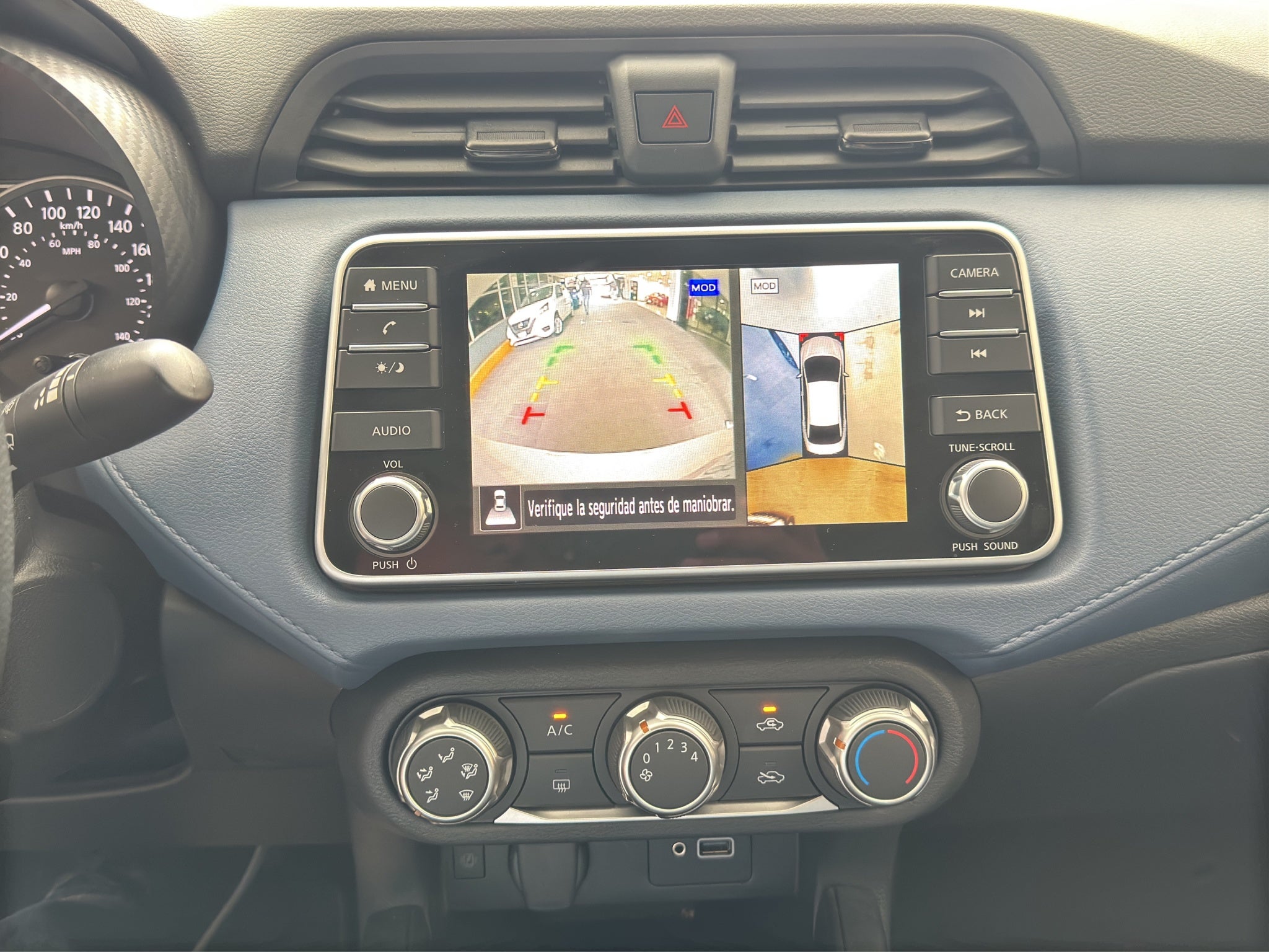 2024 Nissan Versa 4 pts. Advance, CVT, a/ac., f. niebla, RA-16