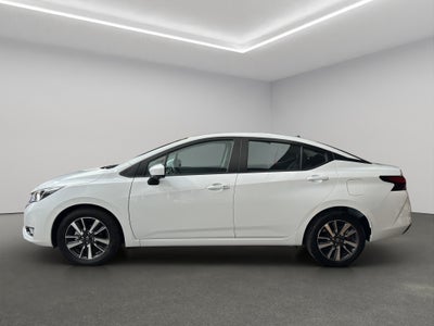 2024 Nissan Versa 4 pts. Advance, CVT, a/ac., f. niebla, RA-16
