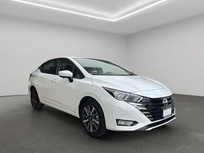 2024 Nissan Versa 4 pts. Advance, CVT, a/ac., f. niebla, RA-16