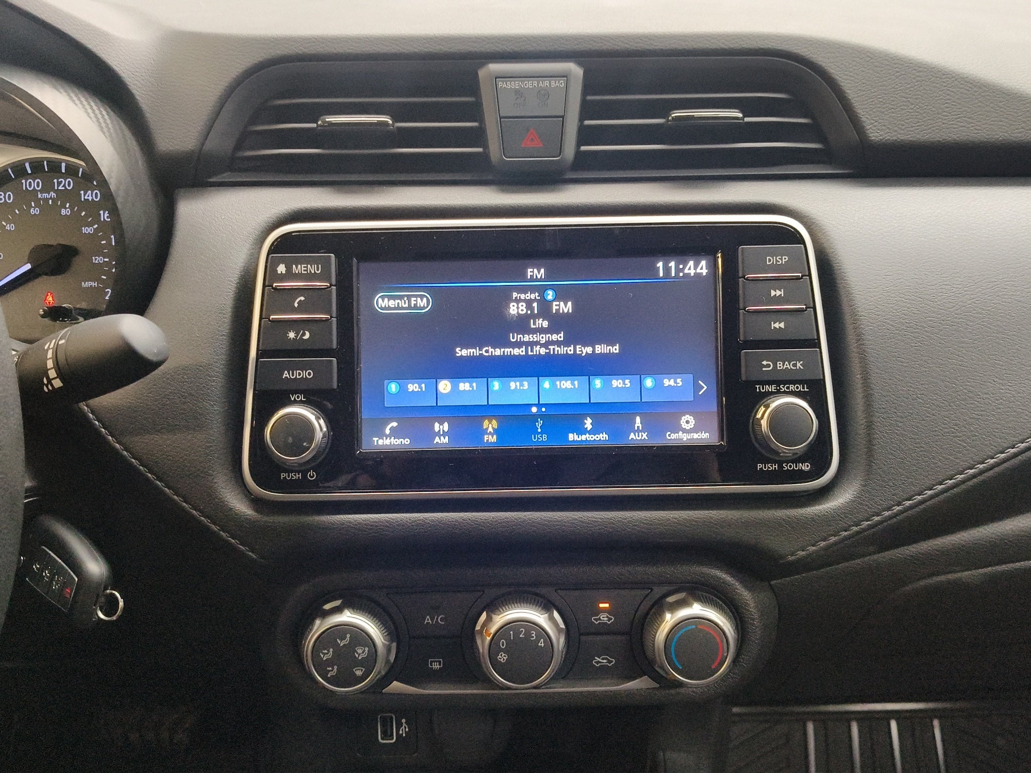 2025 Nissan Versa 4 pts. Sense, CVT, a/ac., R-15 (línea anterior)