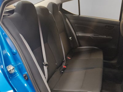 2025 Nissan Versa 4 pts. Sense, CVT, a/ac., R-15 (línea anterior)
