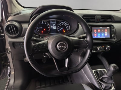 2025 Nissan Versa 4 pts. Sense, TM5, a/ac., R-15 (línea anterior)