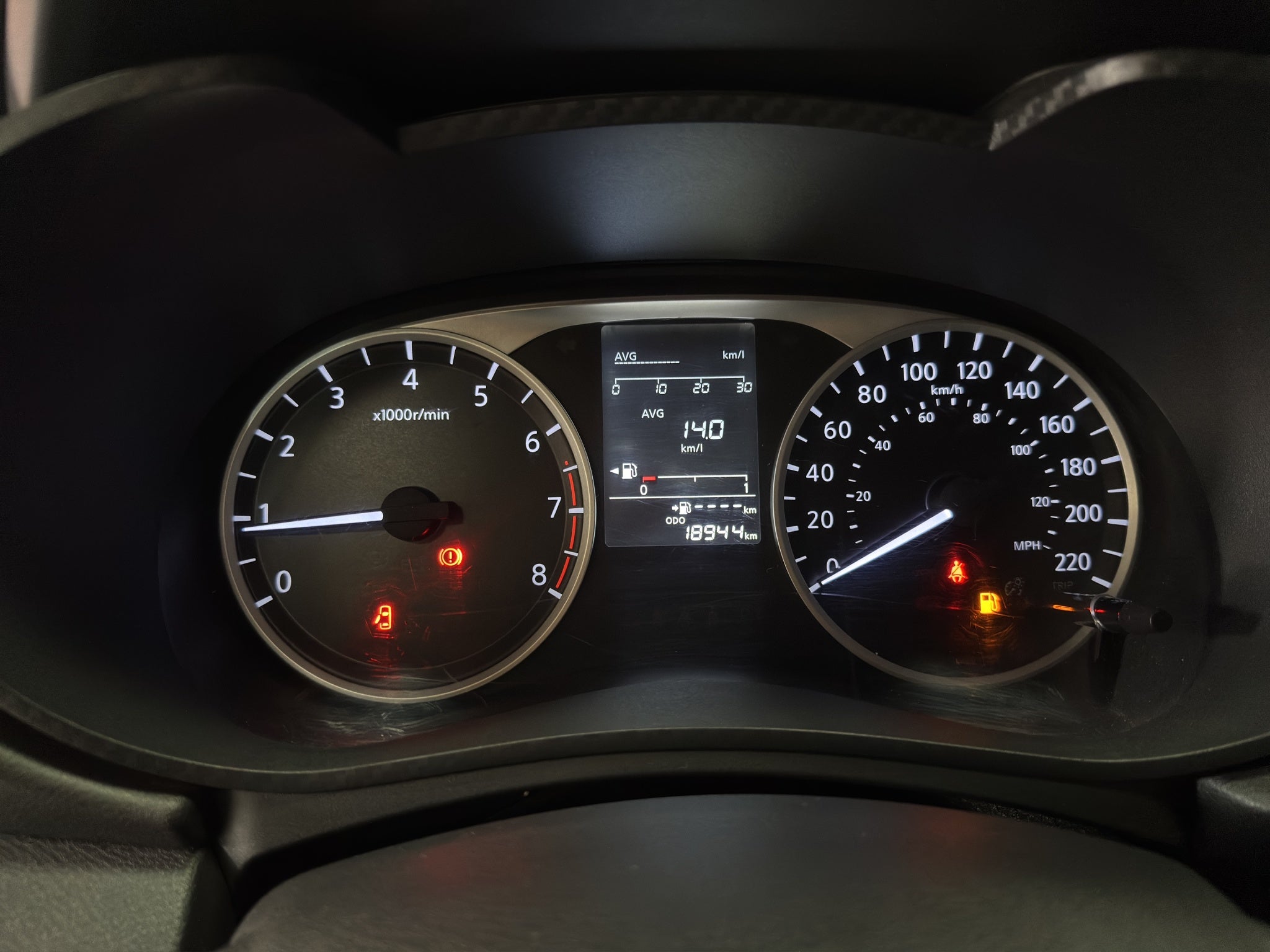 2025 Nissan Versa 4 pts. Sense, TM5, a/ac., R-15 (línea anterior)