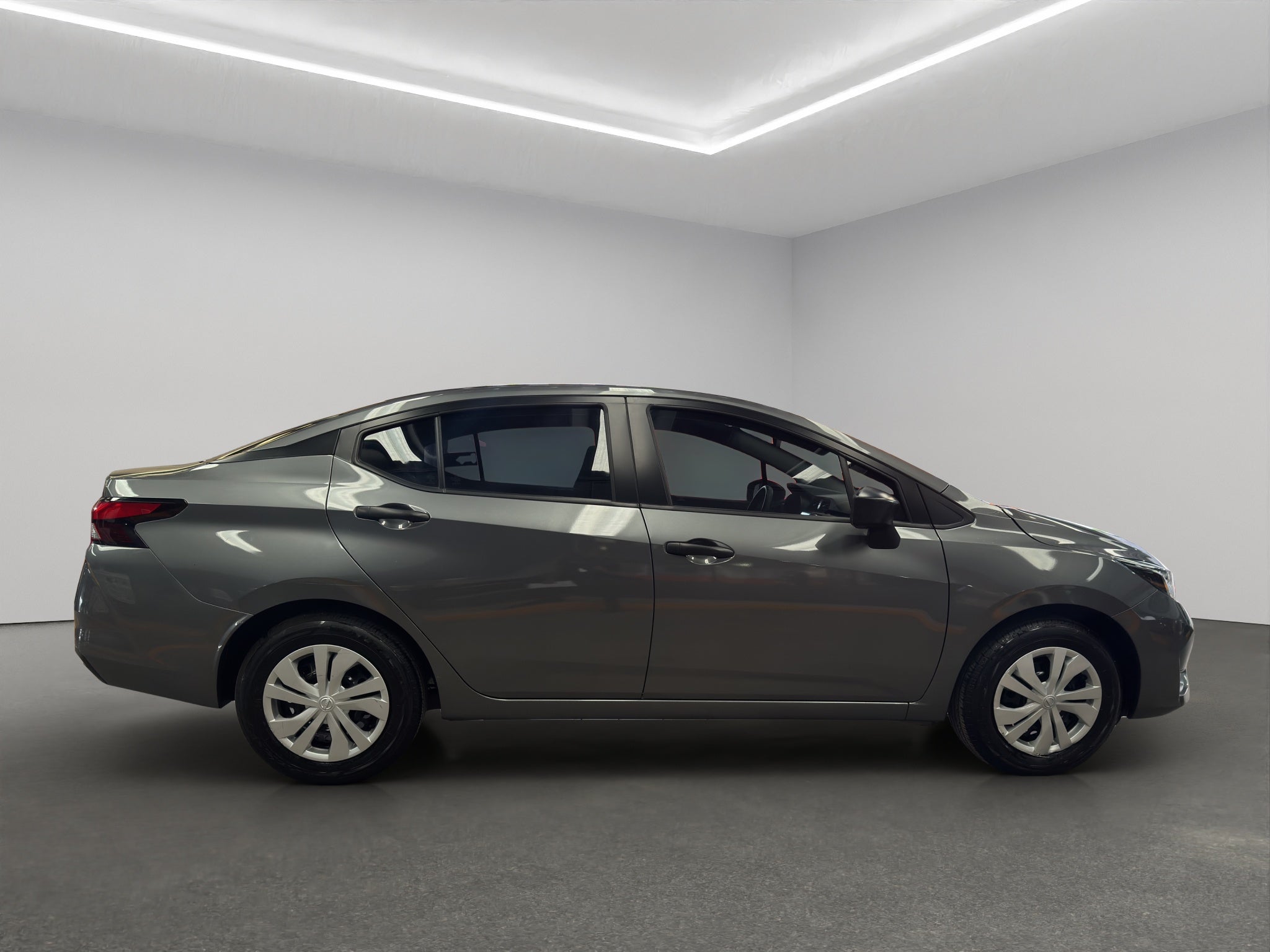 2025 Nissan Versa 4 pts. Sense, TM5, a/ac., R-15 (línea anterior)
