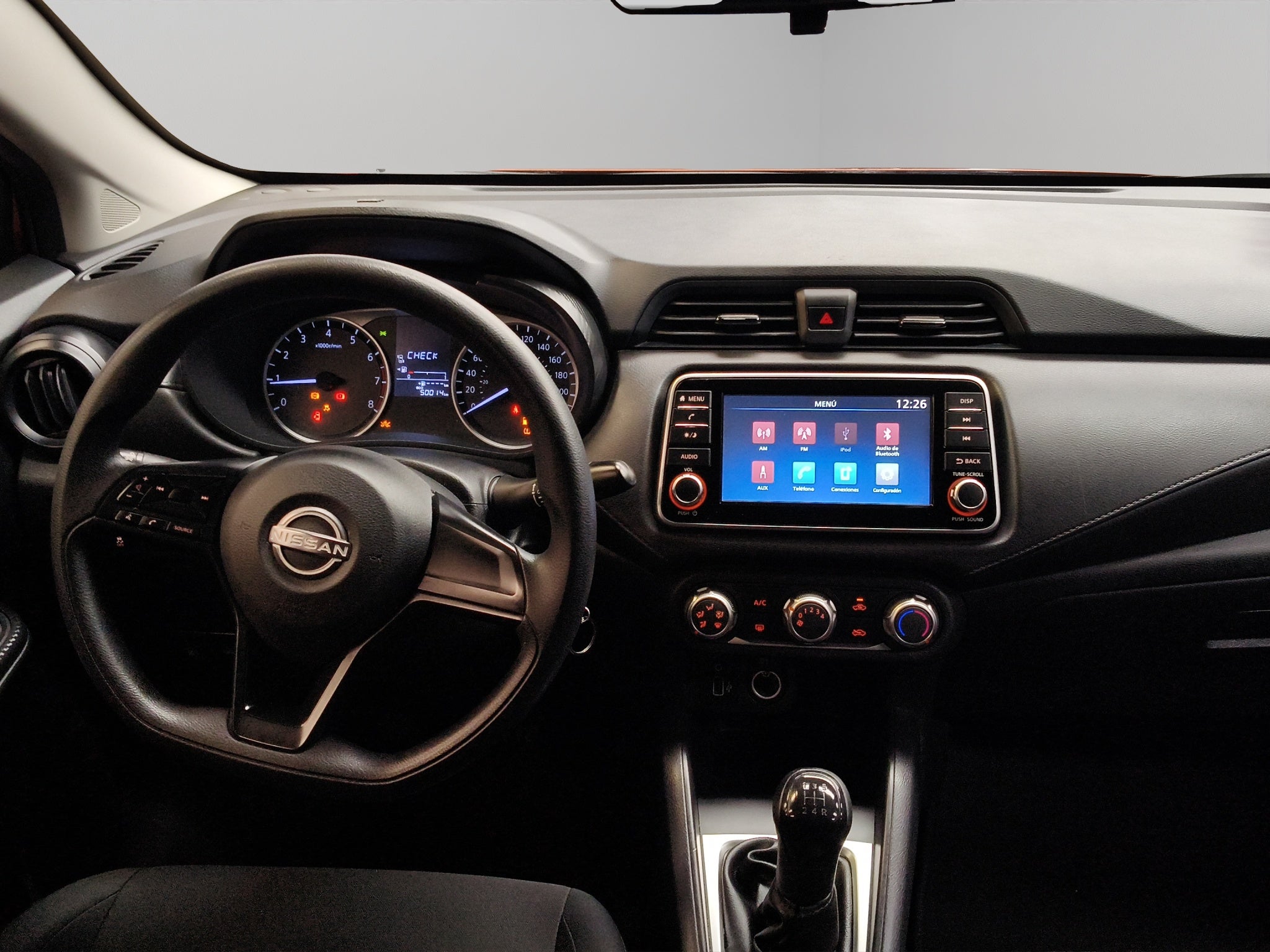 2024 Nissan Versa 4 pts. Sense, TM5, a/ac., R-15