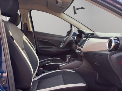 2020 Nissan Versa 4 pts. Advance, CVT, a/ac., VE, f. niebla, RA-16 (línea anterior)