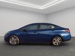 2020 Nissan Versa 4 pts. Advance, CVT, a/ac., VE, f. niebla, RA-16 (línea anterior)