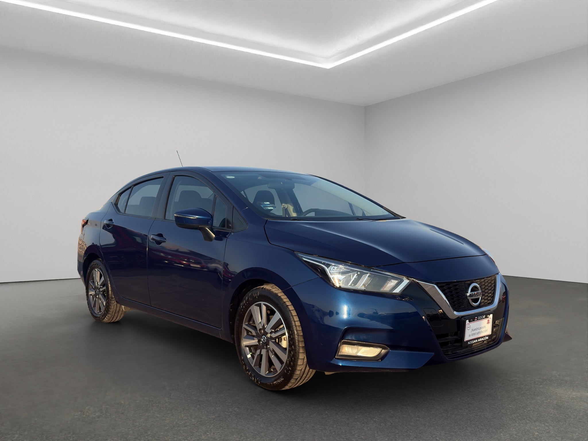 2020 Nissan Versa 4 pts. Advance, CVT, a/ac., VE, f. niebla, RA-16 (línea anterior)