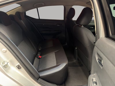 2023 Nissan Versa 4 pts. Advance, TM5, a/ac., f. niebla, RA-16 (cambio de línea)