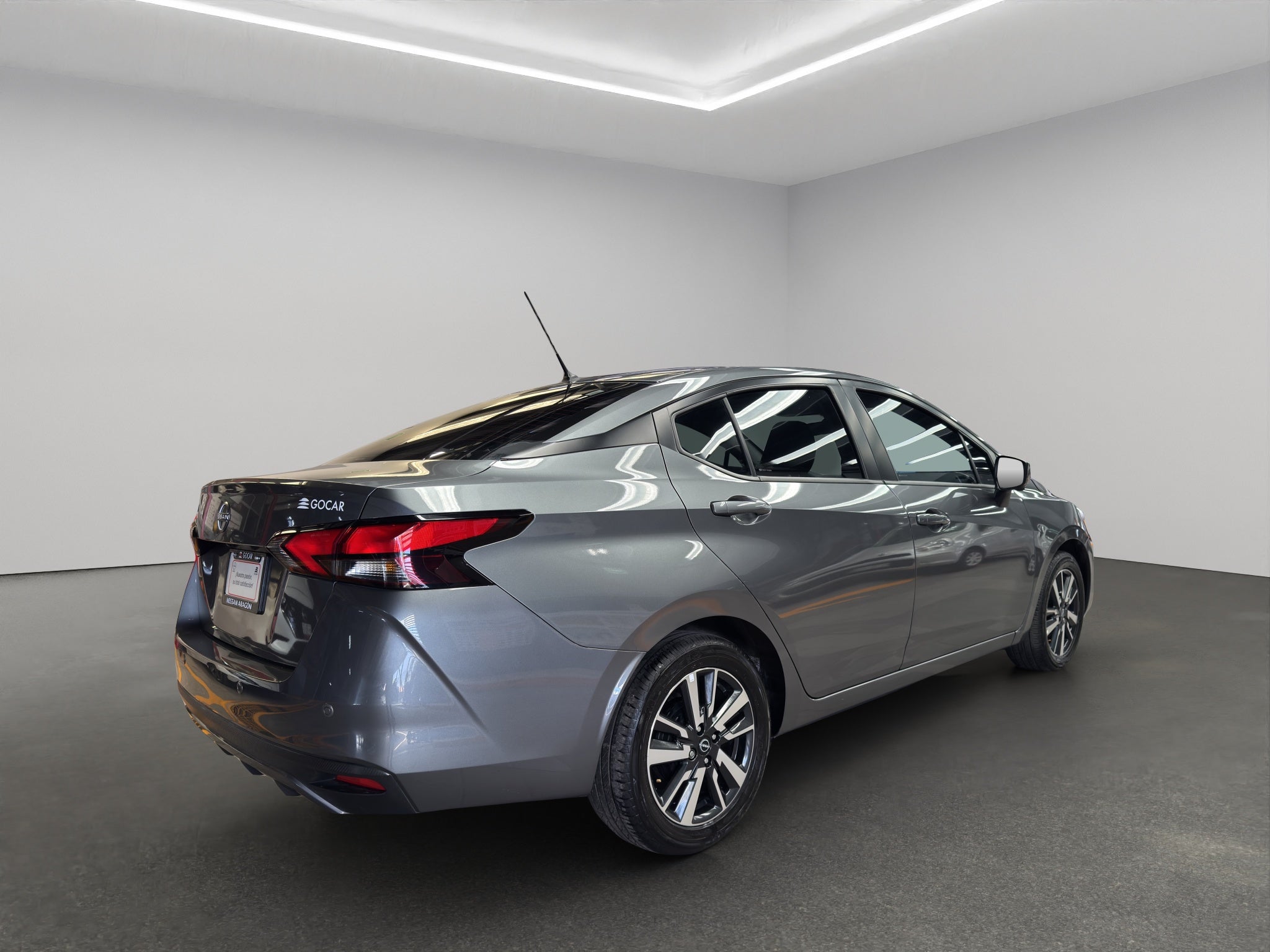 2025 Nissan Versa 4 pts. Advance, TM5, a/ac., f. niebla, RA-16