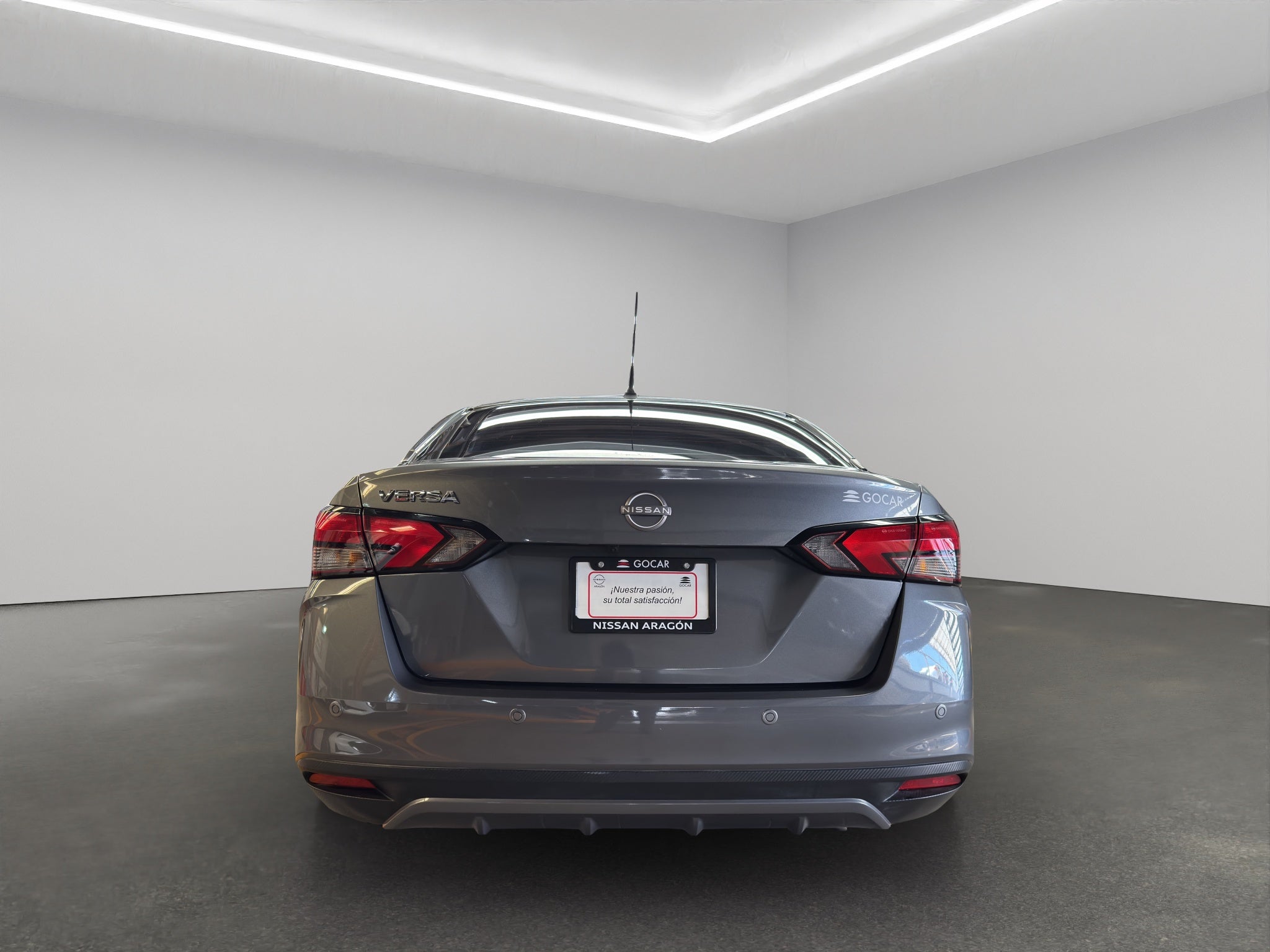 2025 Nissan Versa 4 pts. Advance, TM5, a/ac., f. niebla, RA-16