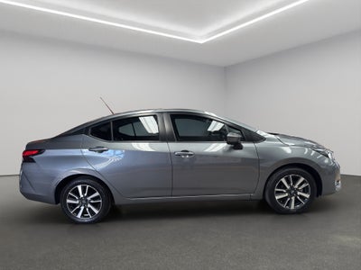 2025 Nissan Versa 4 pts. Advance, TM5, a/ac., f. niebla, RA-16