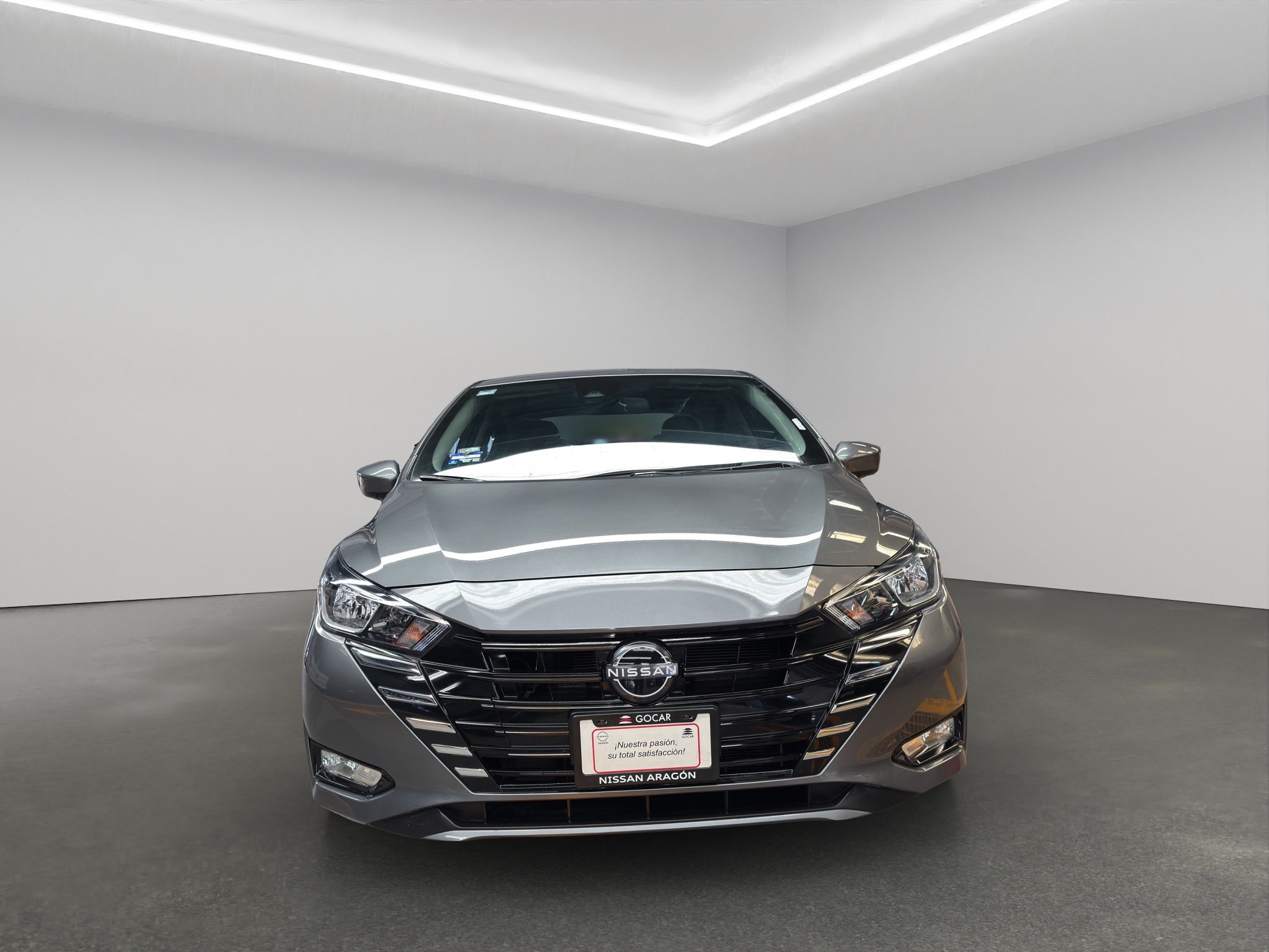 2025 Nissan Versa 4 pts. Advance, TM5, a/ac., f. niebla, RA-16