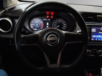 2023 Nissan Versa 4 pts. Advance, CVT, a/ac., f. niebla, RA-16 (cambio de línea)