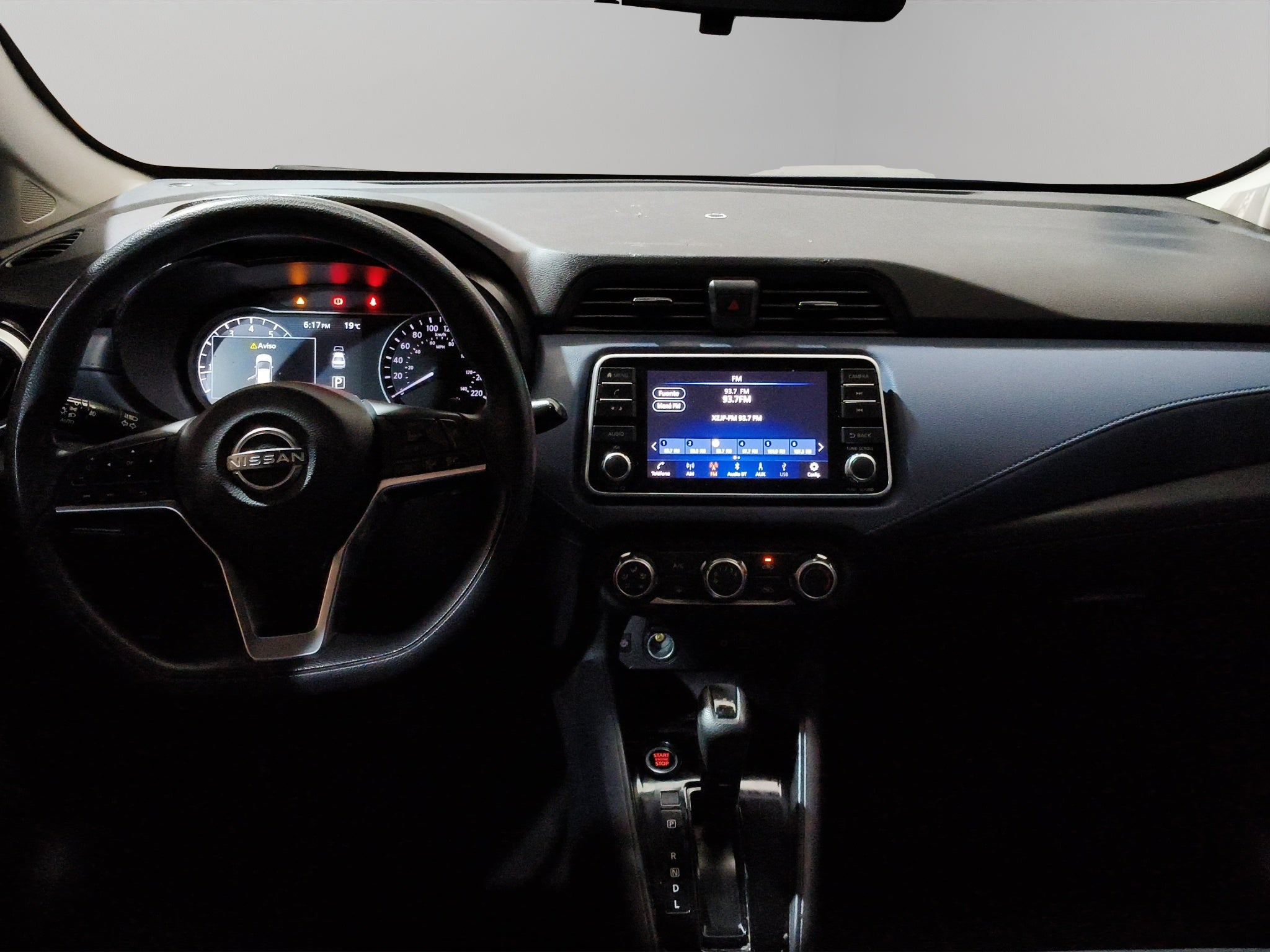 2023 Nissan Versa 4 pts. Advance, CVT, a/ac., f. niebla, RA-16 (cambio de línea)