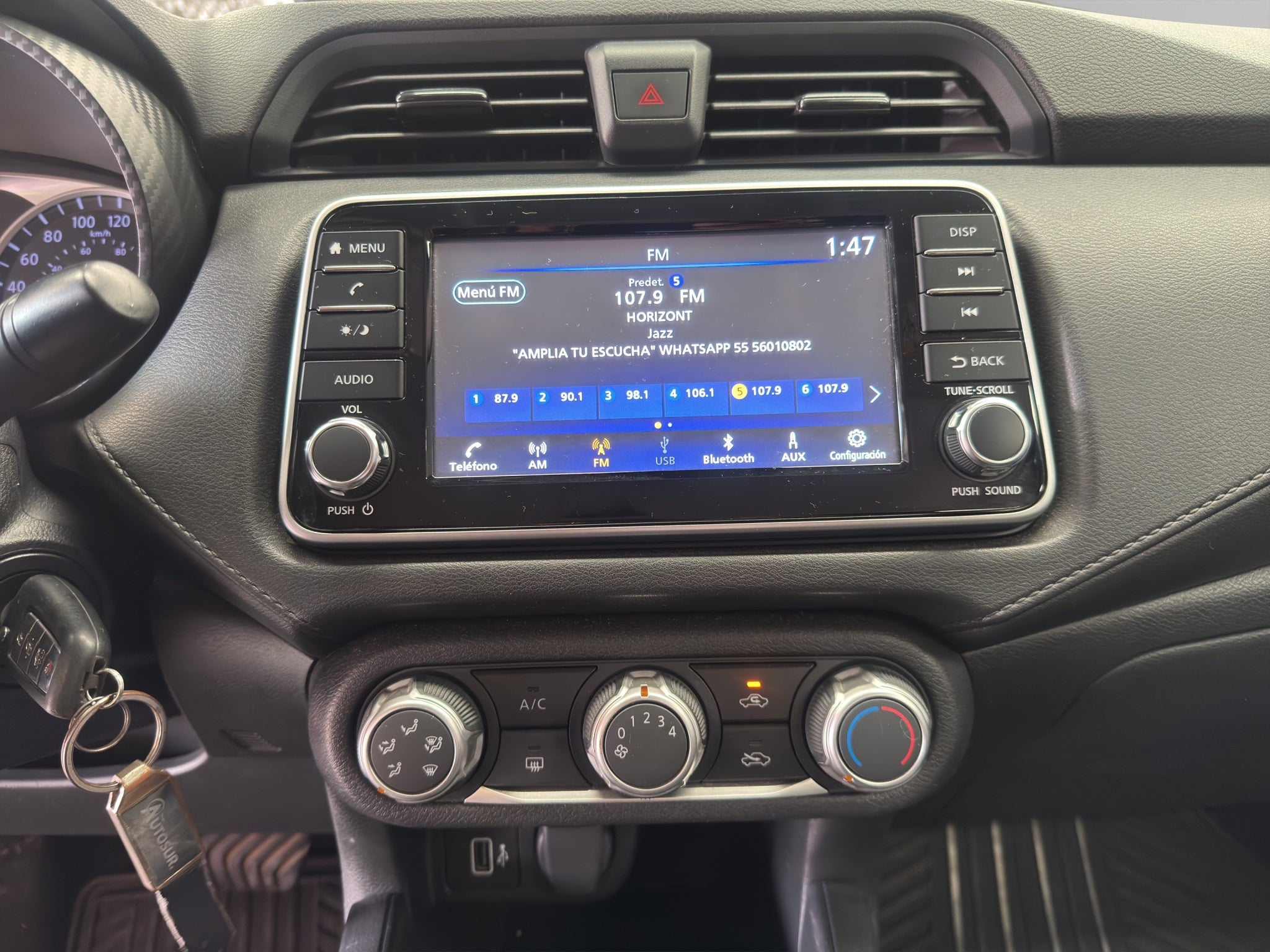 2023 Nissan Versa 4 pts. Sense, CVT, a/ac., R-15 (cambio de línea)