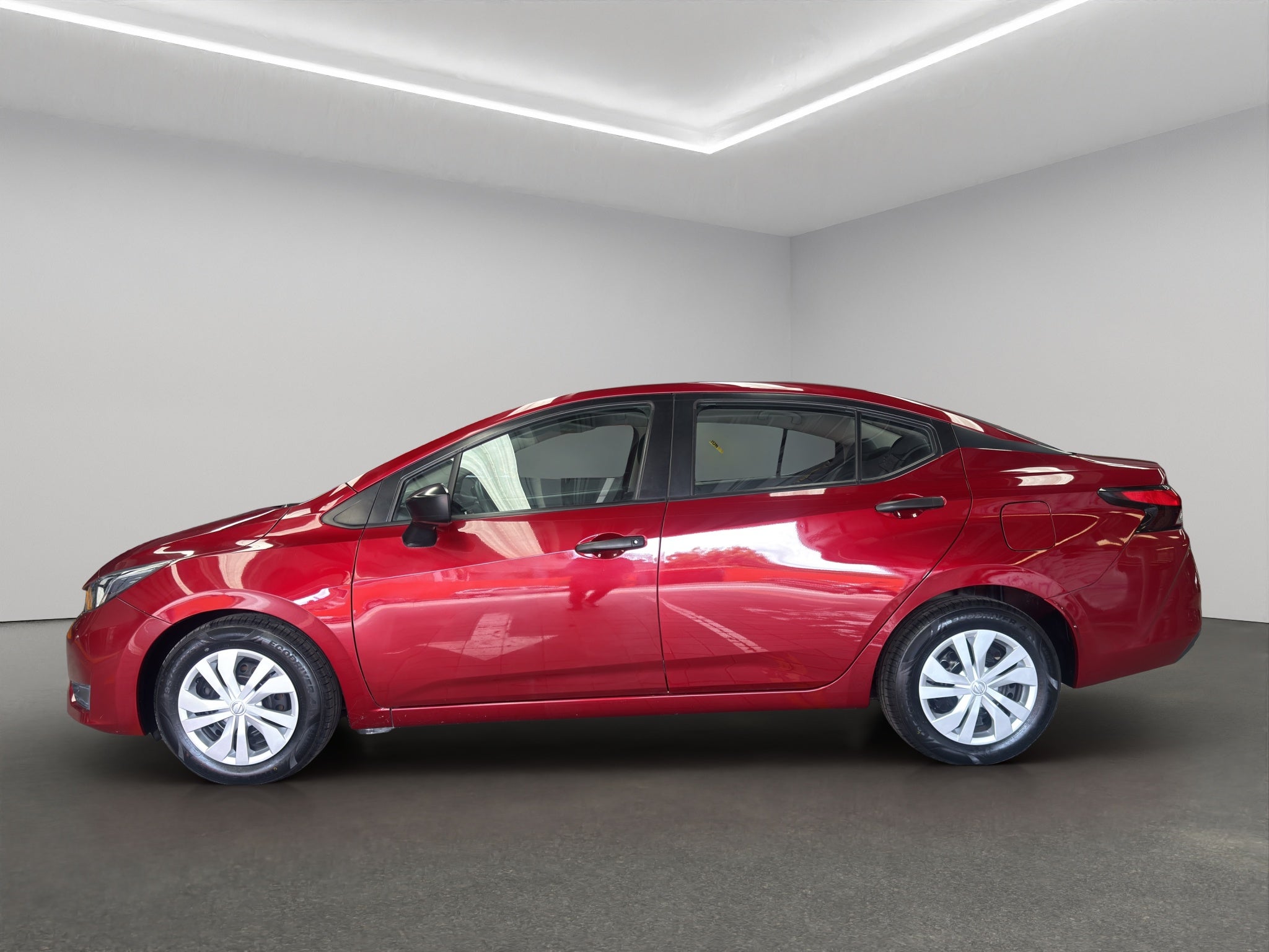 2023 Nissan Versa 4 pts. Sense, CVT, a/ac., R-15 (cambio de línea)