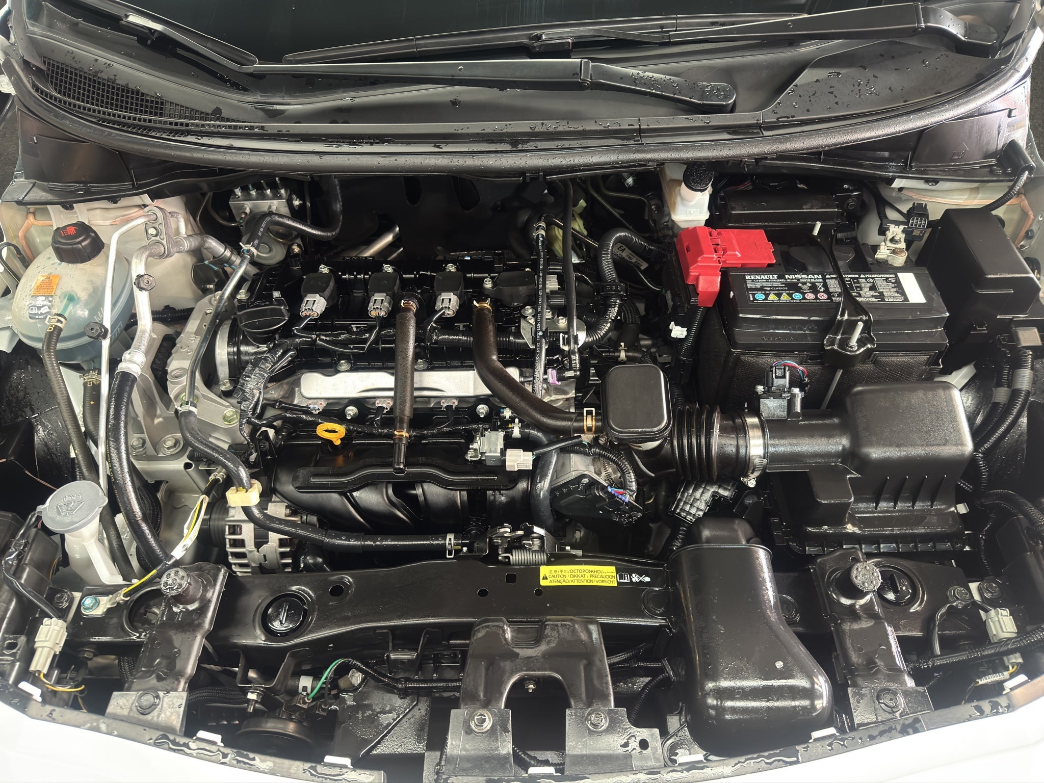 2024 Nissan Versa 4 pts. Sense, CVT, a/ac., R-15