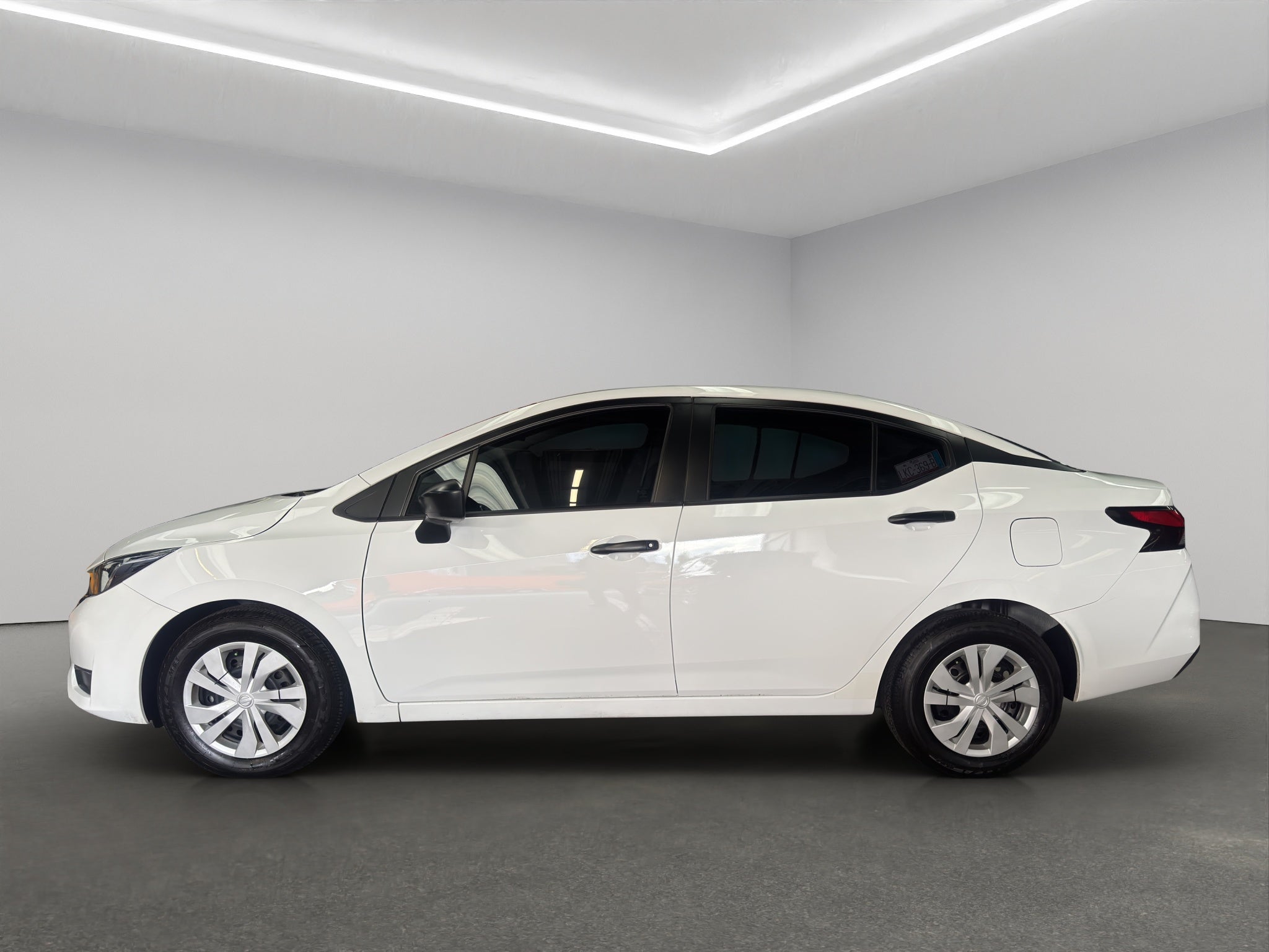 2024 Nissan Versa 4 pts. Sense, CVT, a/ac., R-15