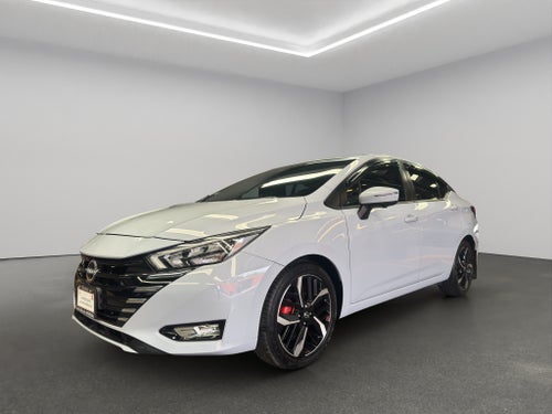 2024 Nissan Versa 4 pts. Exclusive, TA, a/ac. Aut., piel, f. niebla, f. led, RA-17
