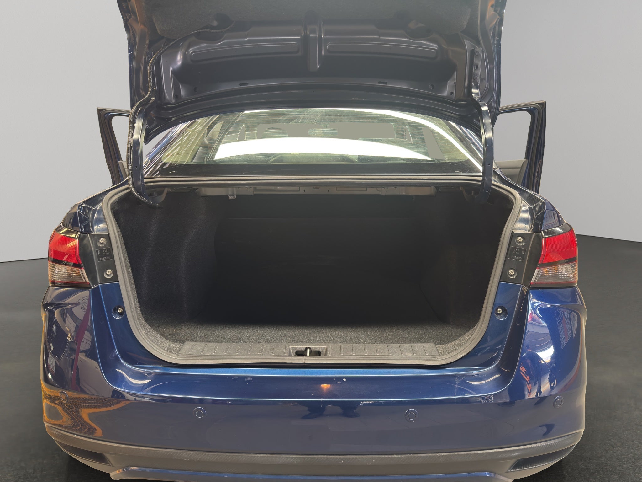 2021 Nissan Versa 4 pts. Sense, CVT, a/ac., VE, R-15