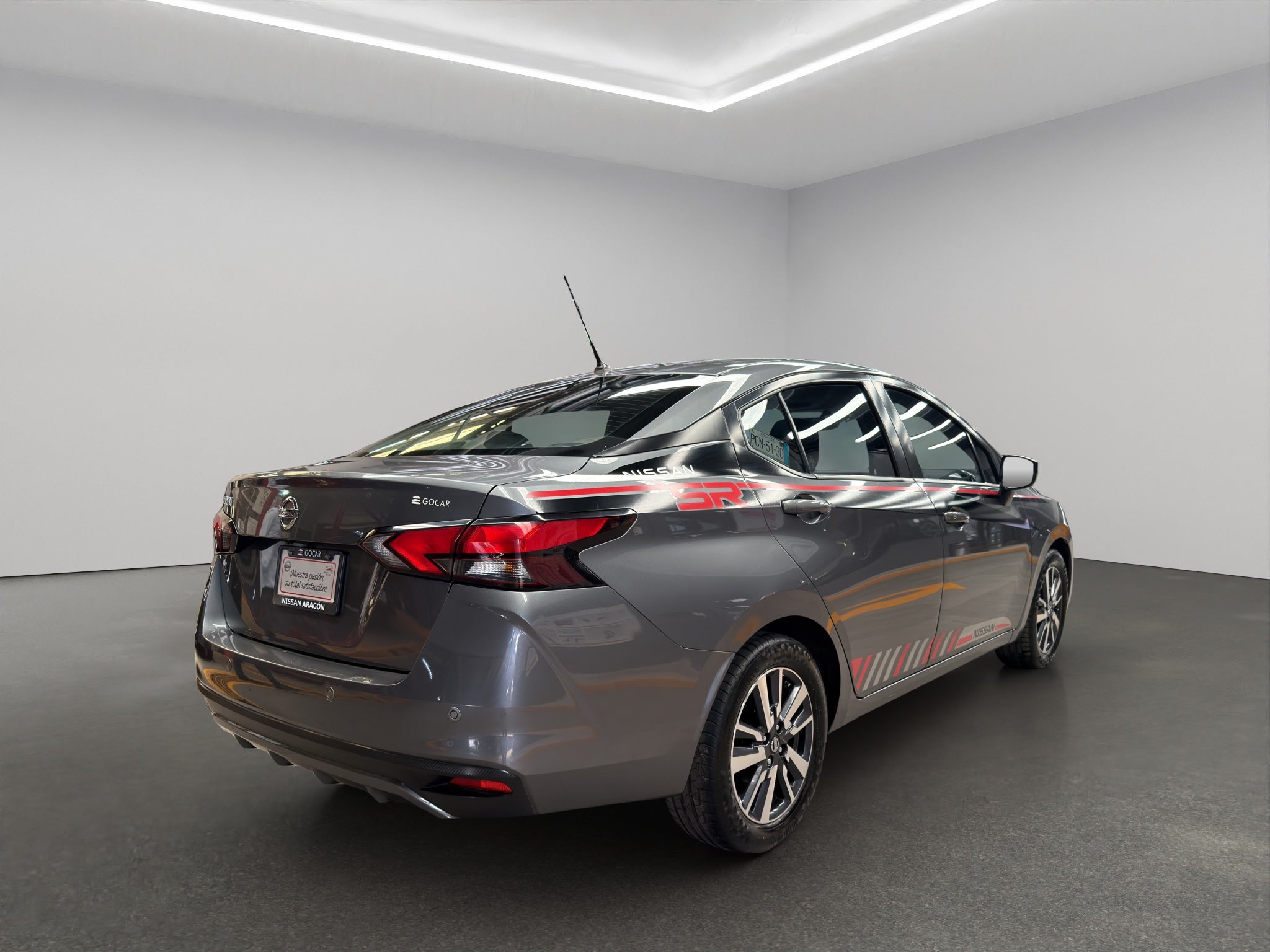 2022 Nissan Versa 4 pts. Advance, TM5, a/ac., VE, f. niebla, RA-16 (línea anterior)