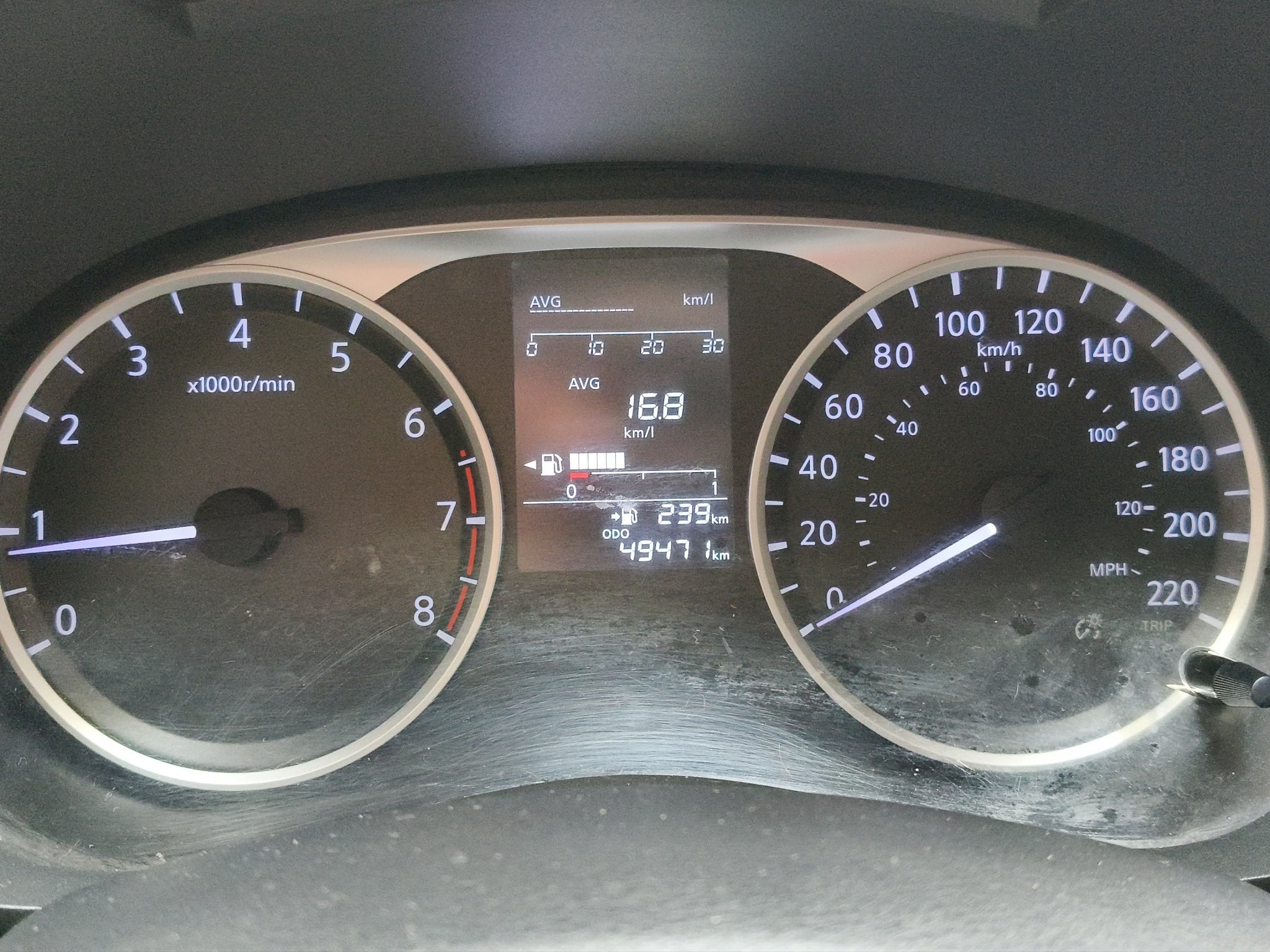 2022 Nissan Versa 4 pts. Sense, TM5, a/ac., VE, R-15 (línea anterior)