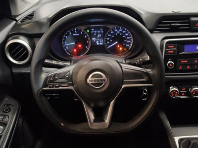 2022 Nissan Versa 4 pts. Sense, TM5, a/ac., VE, R-15 (línea anterior)