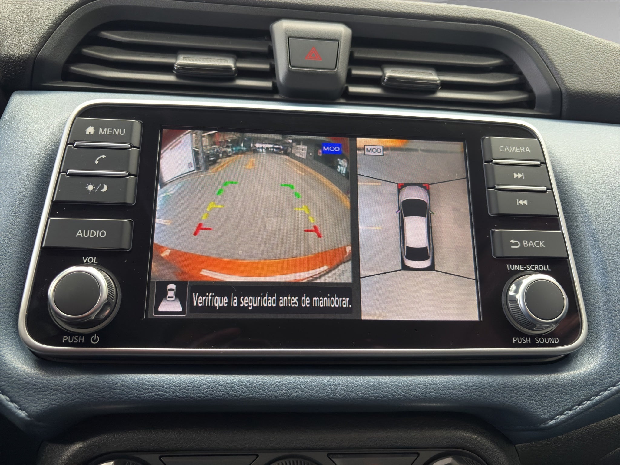 2024 Nissan Versa 4 pts. Advance, CVT, a/ac., f. niebla, RA-16