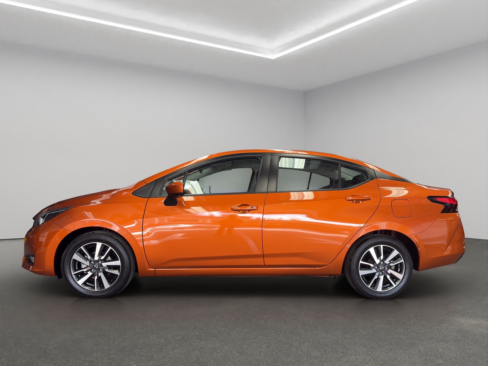 2024 Nissan Versa 4 pts. Advance, CVT, a/ac., f. niebla, RA-16