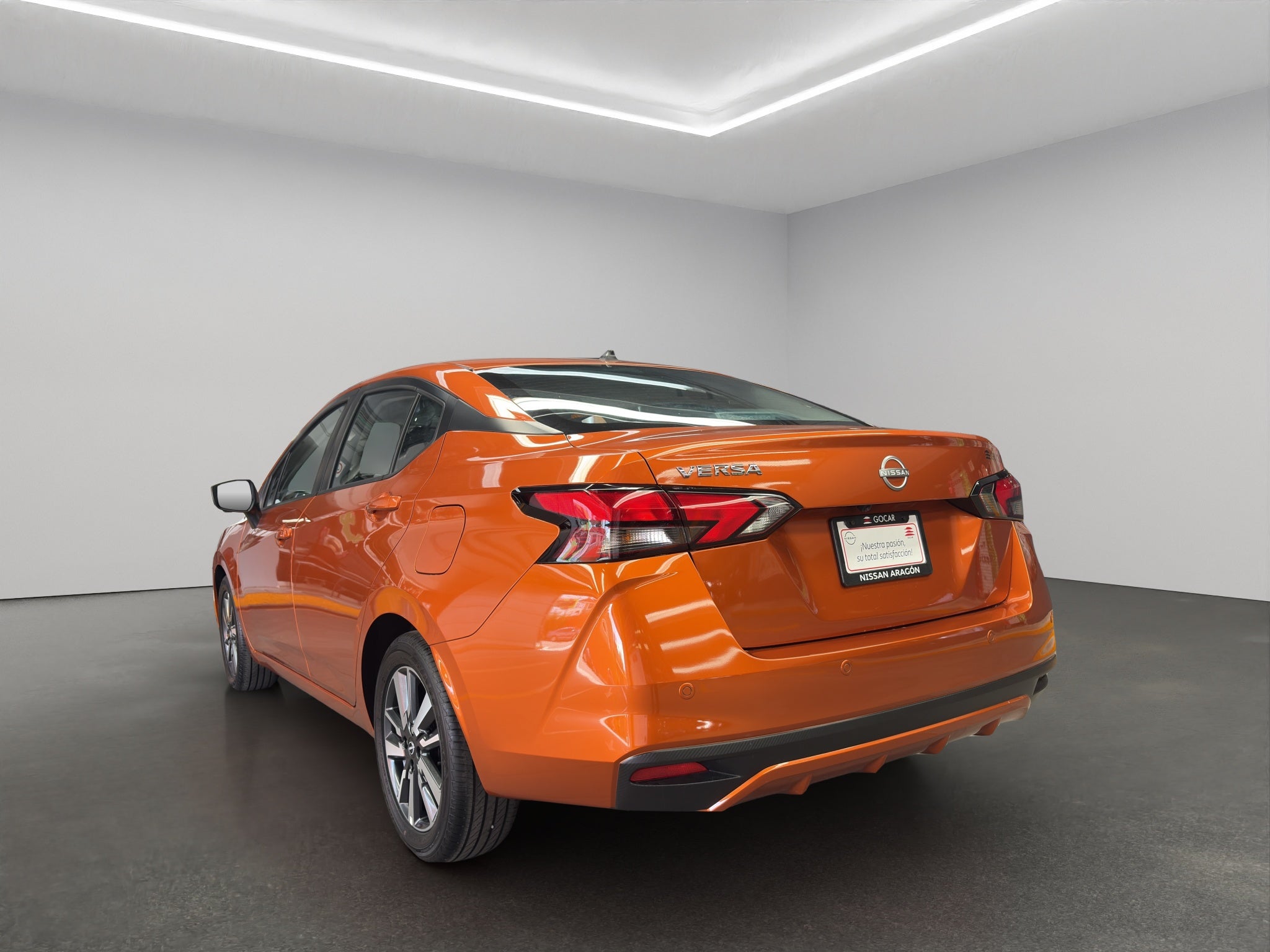 2024 Nissan Versa 4 pts. Advance, CVT, a/ac., f. niebla, RA-16