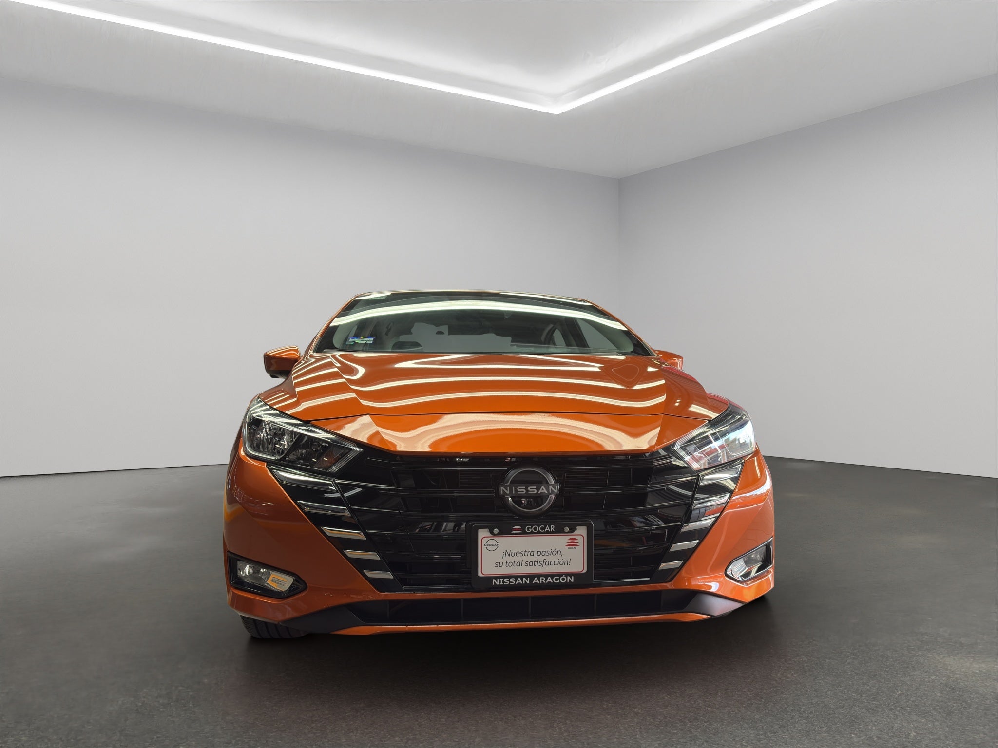 2024 Nissan Versa 4 pts. Advance, CVT, a/ac., f. niebla, RA-16