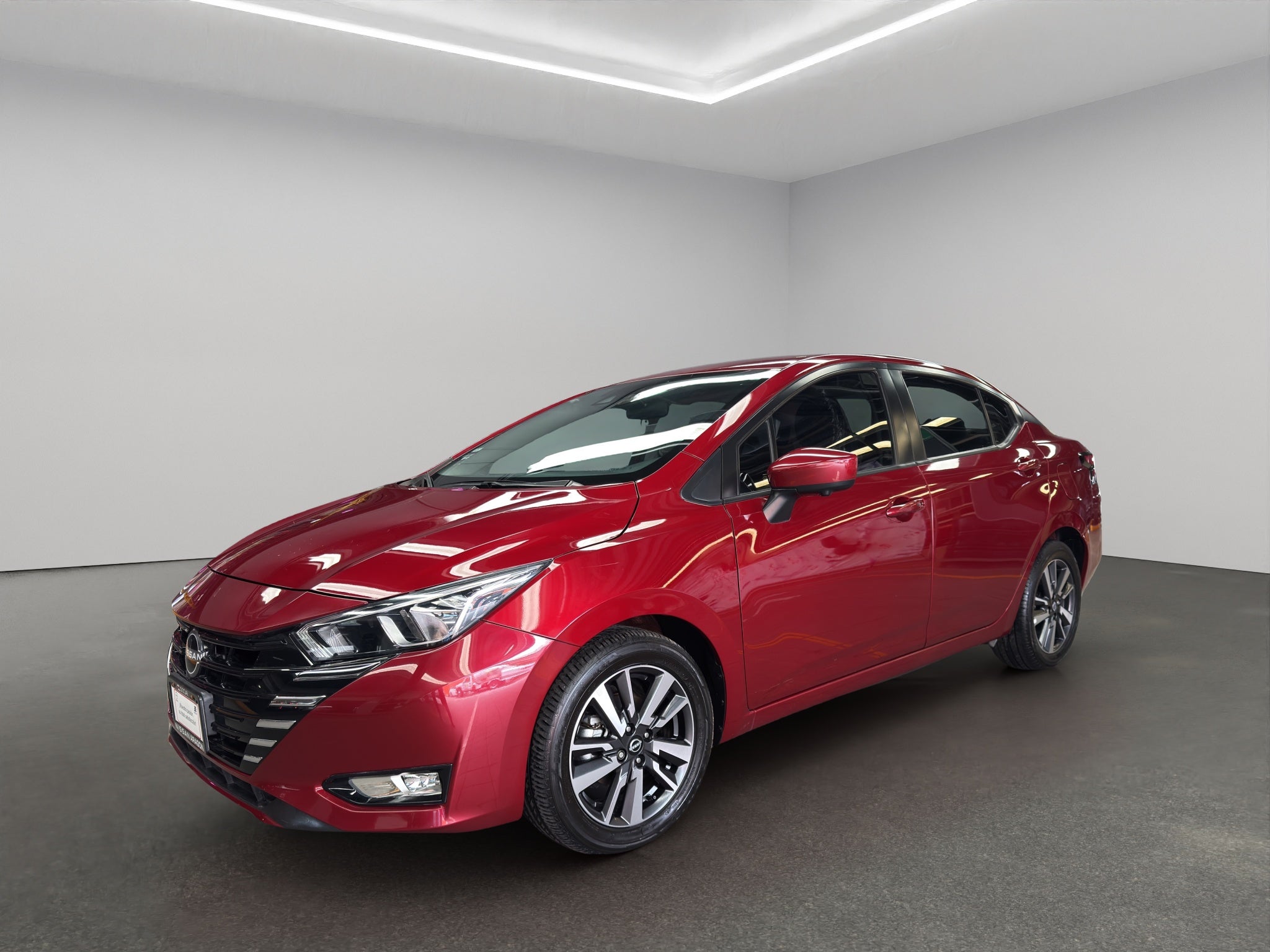 2024 Nissan Versa 4 pts. Advance, CVT, a/ac., f. niebla, RA-16