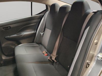 2025 Nissan Versa 4 pts. Sense, TM5, a/ac., R-15 (línea anterior)
