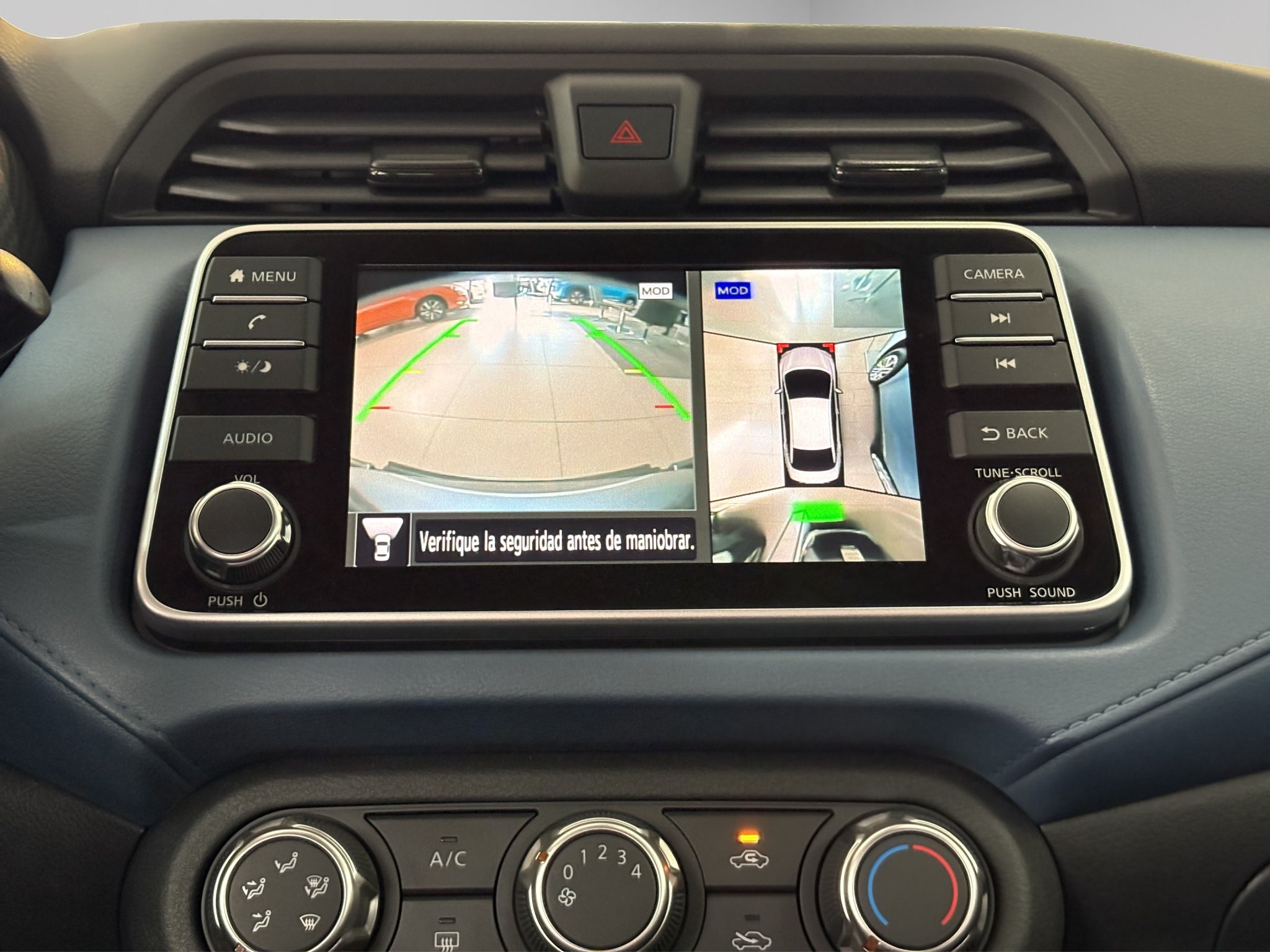 2024 Nissan Versa 4 pts. Advance, CVT, a/ac., f. niebla, RA-16