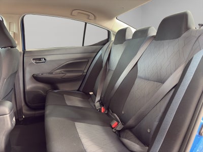 2024 Nissan Versa 4 pts. Advance, CVT, a/ac., f. niebla, RA-16