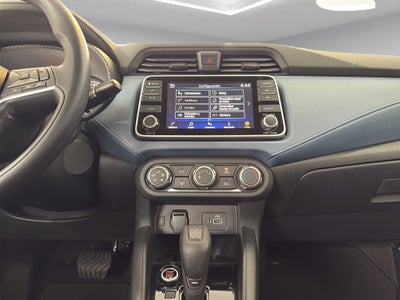 2024 Nissan Versa 4 pts. Advance, CVT, a/ac., f. niebla, RA-16