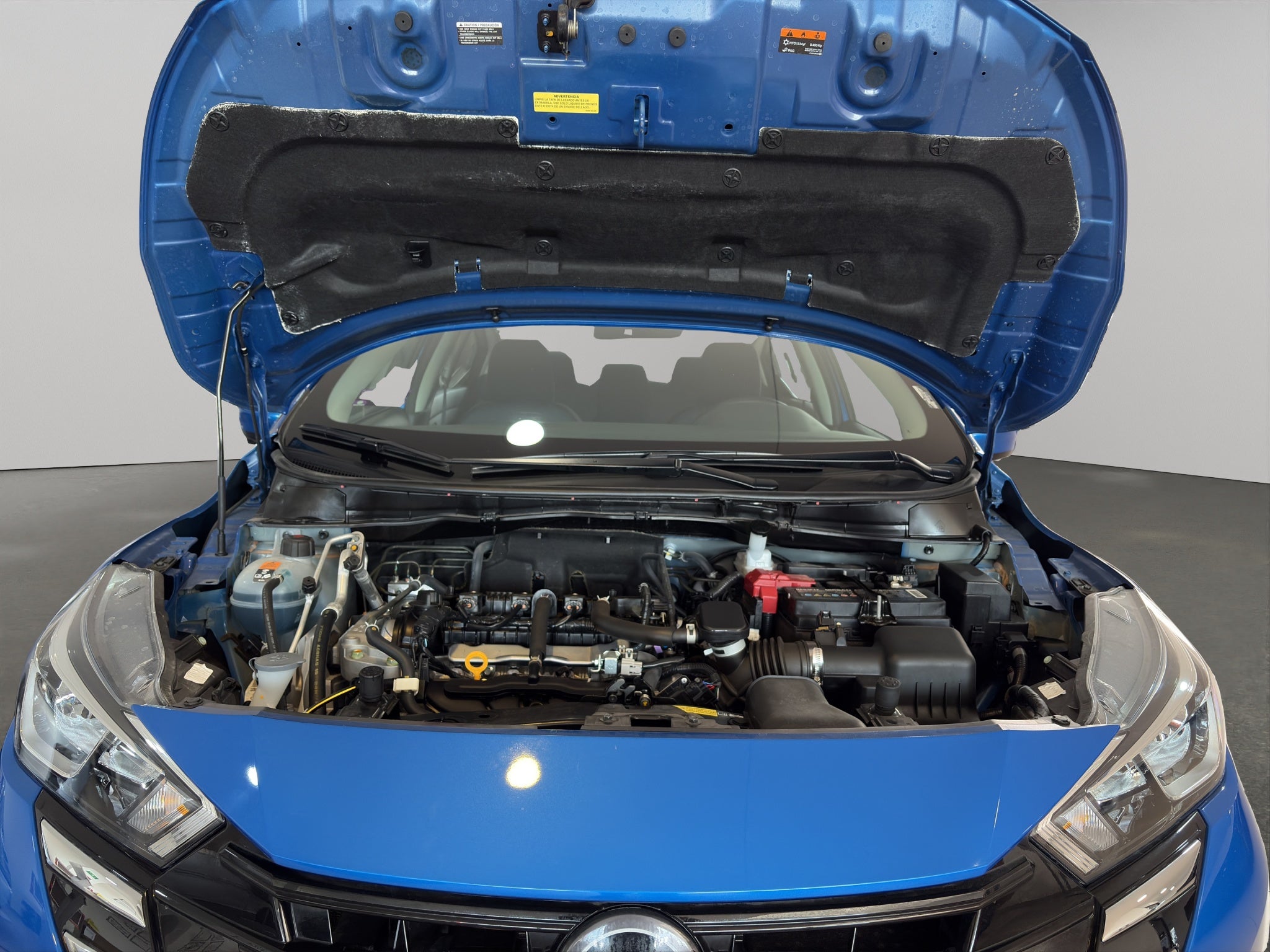 2024 Nissan Versa 4 pts. Advance, CVT, a/ac., f. niebla, RA-16