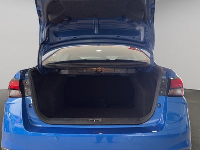 2024 Nissan Versa 4 pts. Advance, CVT, a/ac., f. niebla, RA-16