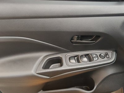 2024 Nissan Versa 4 pts. Sense, TM5, a/ac., R-15
