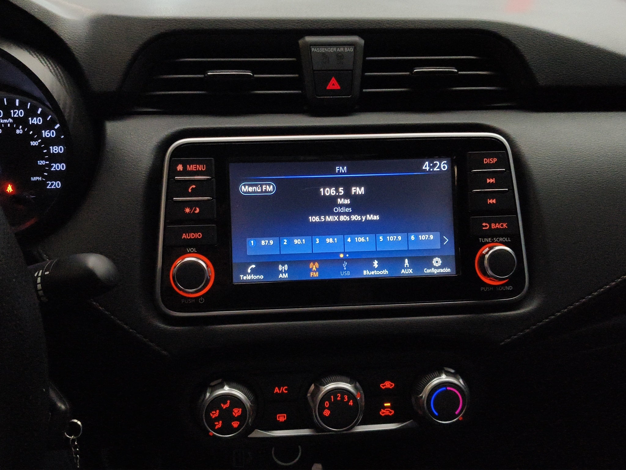 2025 Nissan Versa 4 pts. Sense, TM5, a/ac., R-15 (línea anterior)