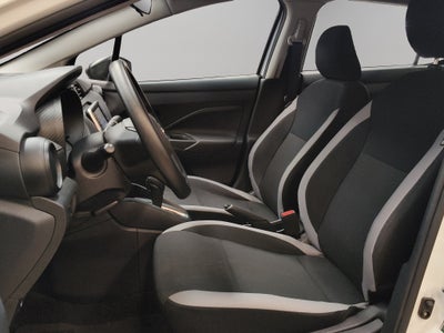 2025 Nissan Versa 4 pts. Sense, CVT, a/ac., R-15 (línea anterior)
