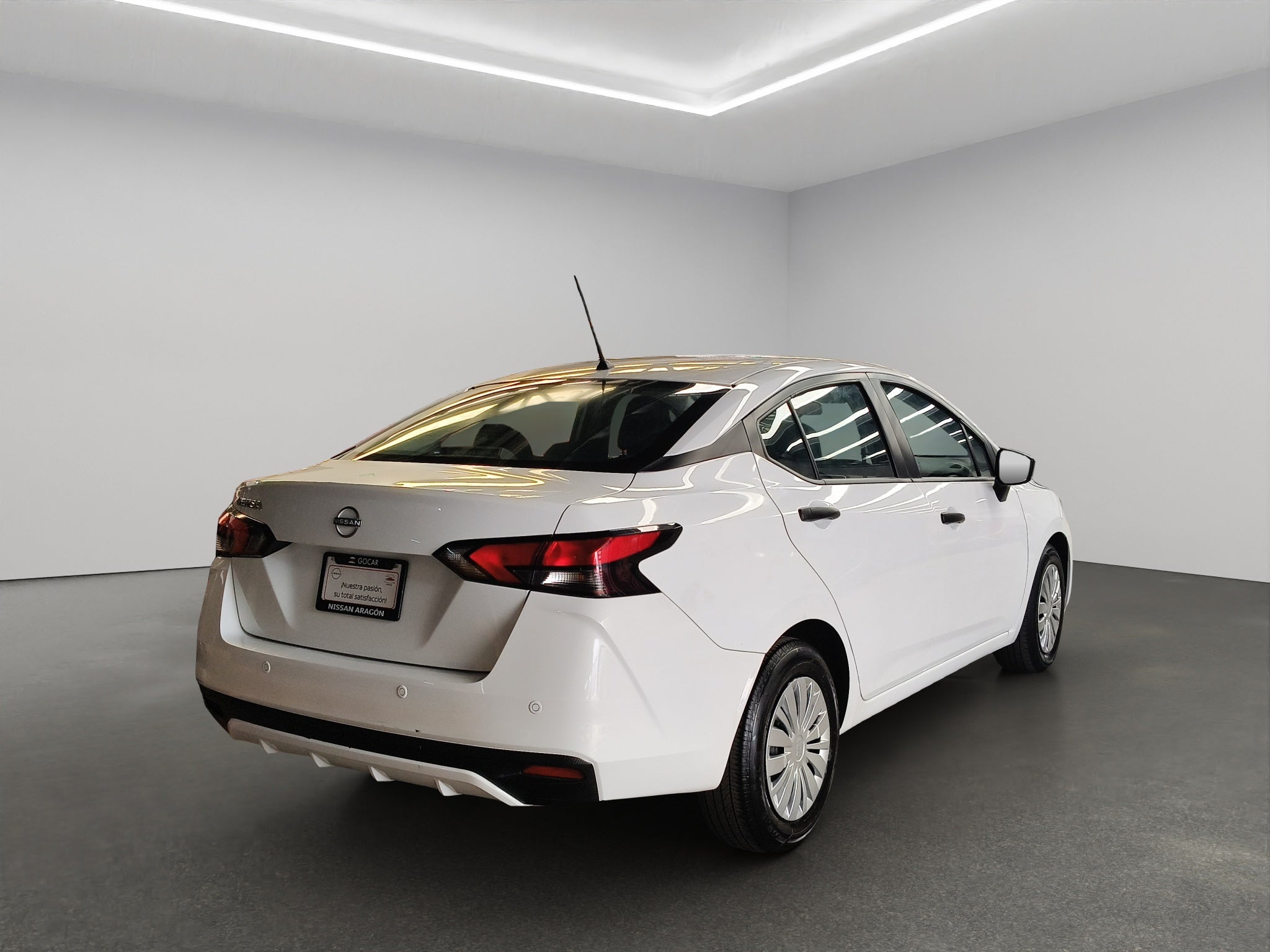 2025 Nissan Versa 4 pts. Sense, CVT, a/ac., R-15 (línea anterior)