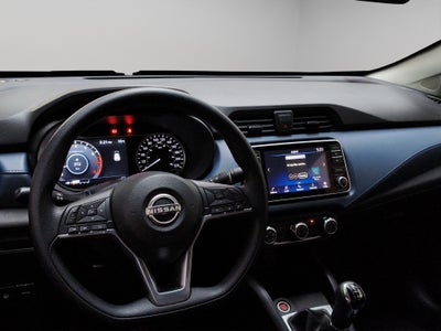 2025 Nissan Versa 4 pts. Sense, TM5, a/ac., R-15 (línea anterior)