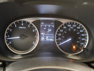 2025 Nissan Versa 4 pts. Sense, TM5, a/ac., R-15 (línea anterior)